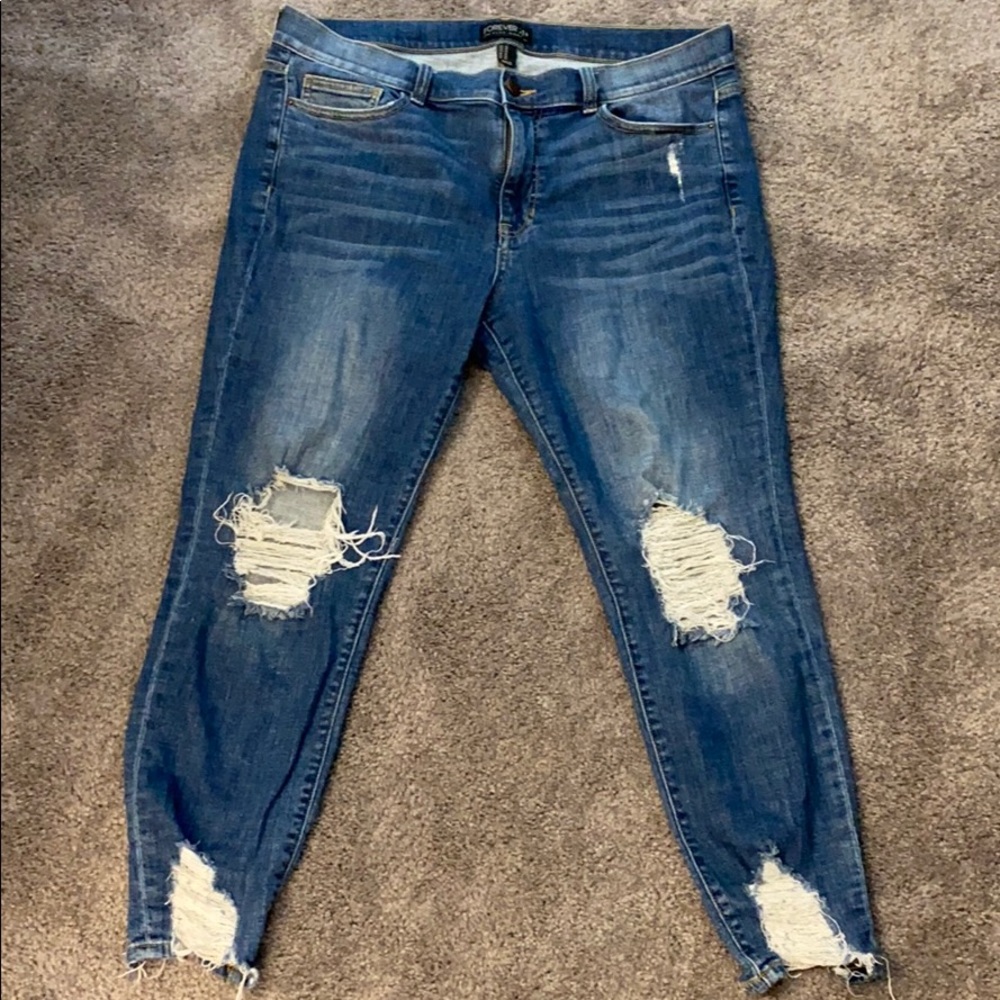 Forever 21 size 16 distressed jeans
